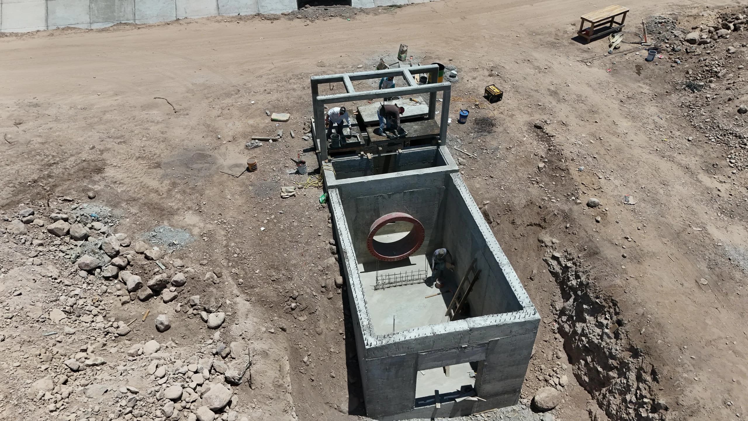 Canal principal margen izquierda Río Baluarte