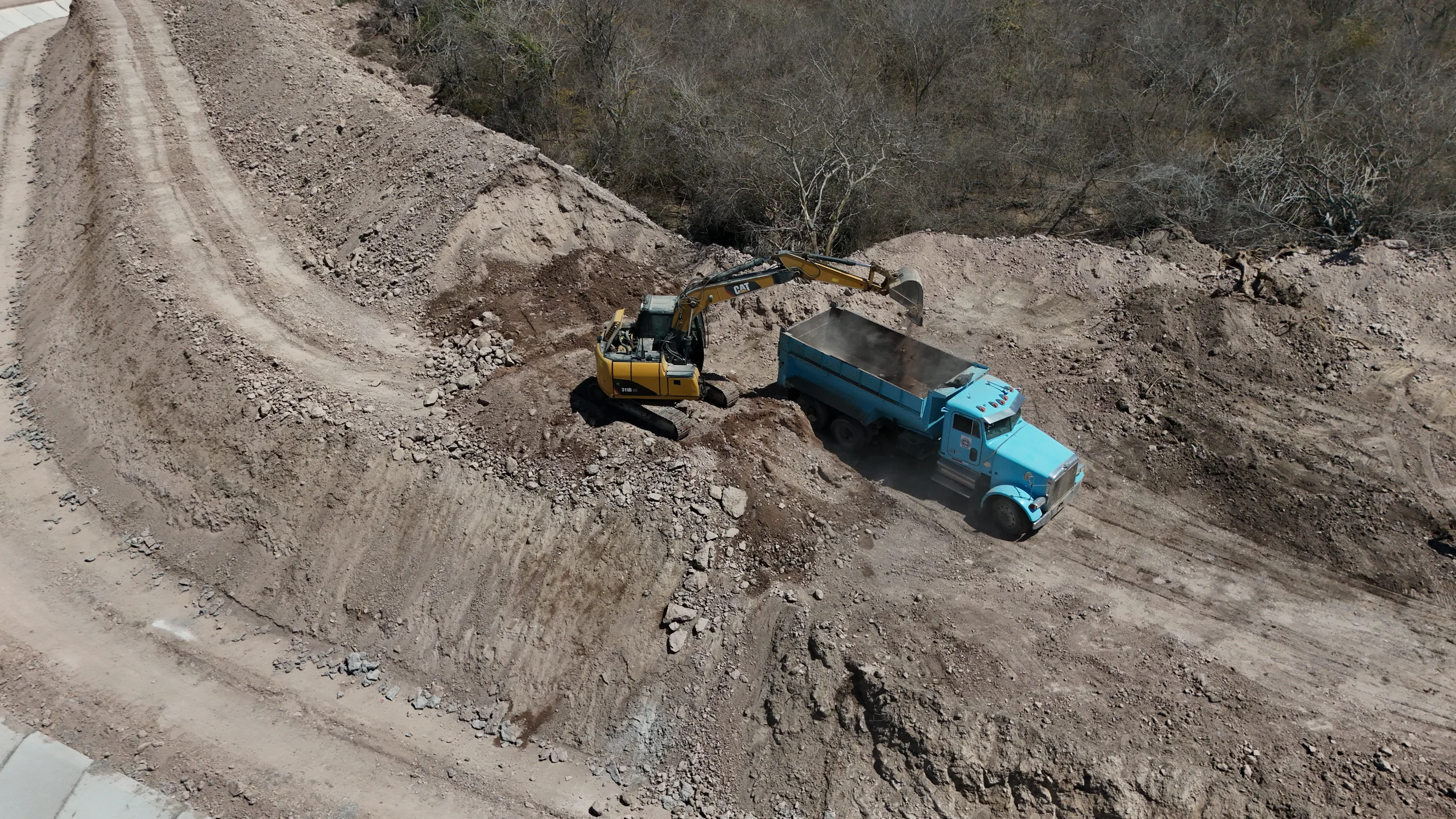 Obra Canal principal margen izquierda Río Baluarte