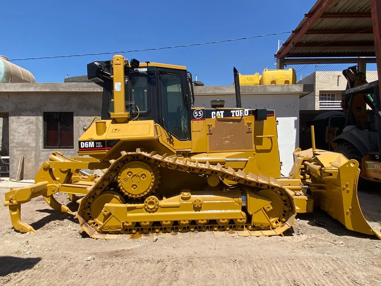 «Toro» #55 — perfil tractor D6M Toro recien pintado