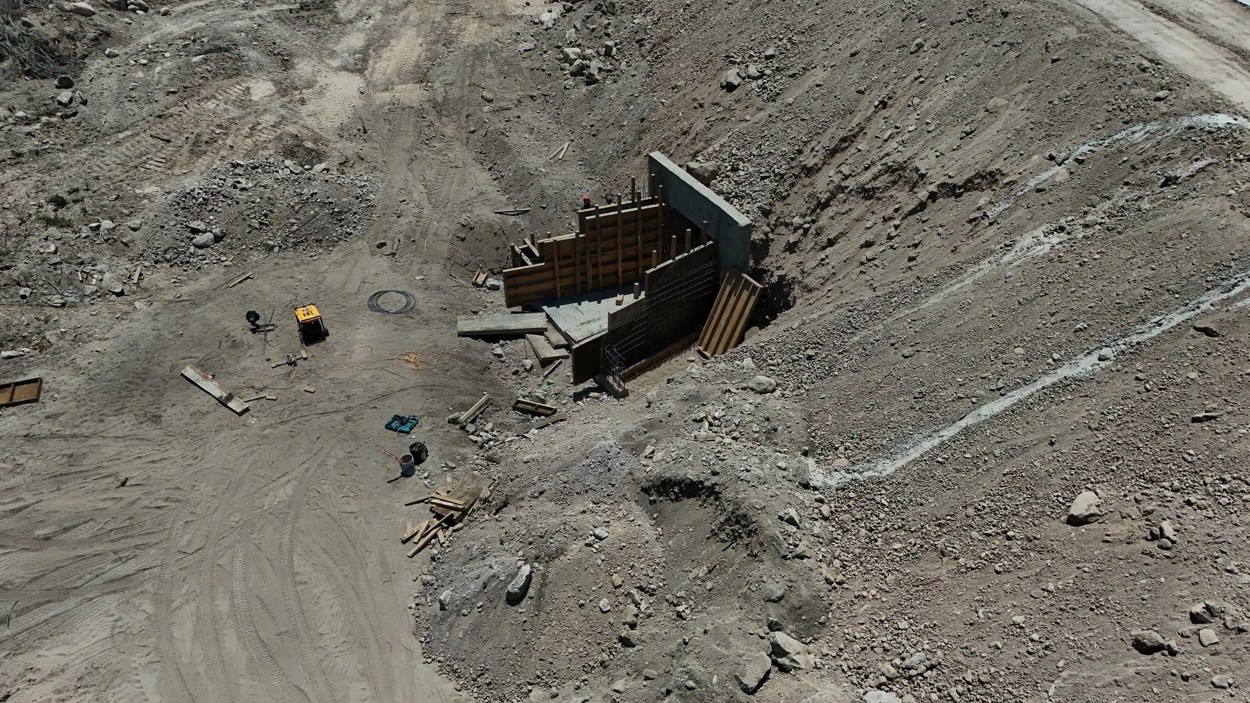 Canal principal margen izquierda Río Baluarte