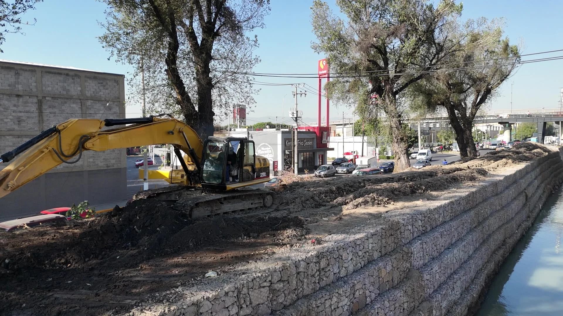 Desazolve y rehabilitación de bordos — Río Tlalnepantla